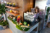 Pelican Bay Hotel - Breakfast