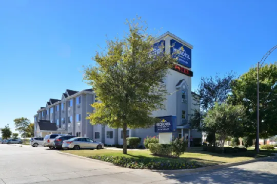 沃斯堡北-艾特福斯爾麥客達套房飯店