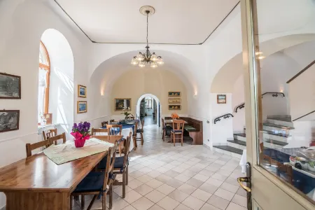 Agriturismo Il Giardino di Vigliano Отели рядом с достопримечательностью «Monte Solaro»