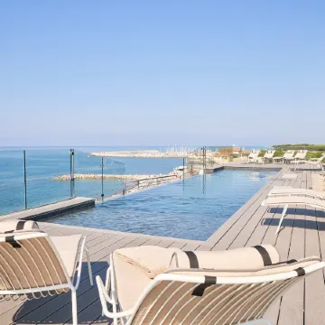 Palace Lido Hotel & Suites