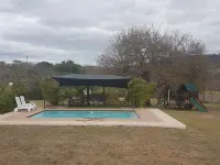 Sand River Cottages - مسبح
