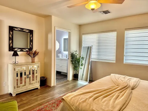 Centrally located @ heart of Sedona w NEW HotTub, King & 2 Queens, Pet Friendly!