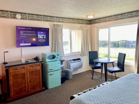 Coast Riders Inn Отели рядом с достопримечательностью «Friends Of The Elephant Seal»