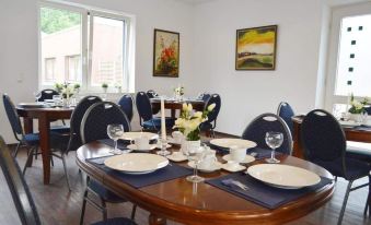 Hotel B8 Voerde - Housity