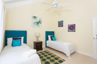 Ocho Rios Villa at Coolshade Hotels in Steer Town