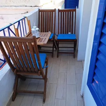 Alkistis Cozy by the Beach Apt. in Ikaria Island, Therma 1st Floor