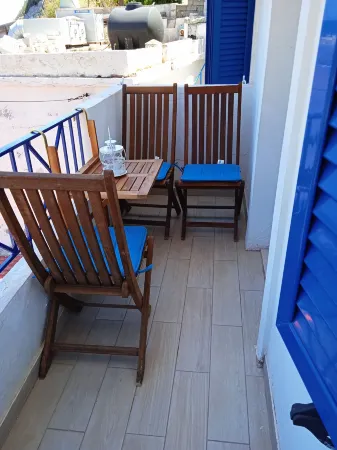 Alkistis Cozy by the Beach Apt. in Ikaria Island, Therma 1st Floor