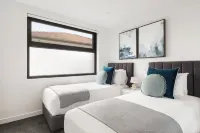 Docker St Elwood Apartments by UrbanRest Hotels near Point Ormond Lookout