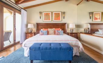Chic Condo with a Stylish Coastal Design in an Exclusive Condo Community with Direct Beach Access