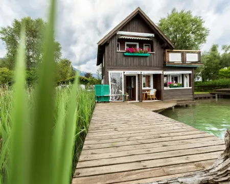 Dietrichsteinerhof Apartments & Rooms Hotels in Villach-Land