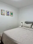 Levida Living - Cozy 2 Bedroom Suite at the Heart of Langley Hotel dekat Trinity Western University
