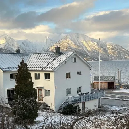 Sognefjord Gjesteheim Отели в г. Вик