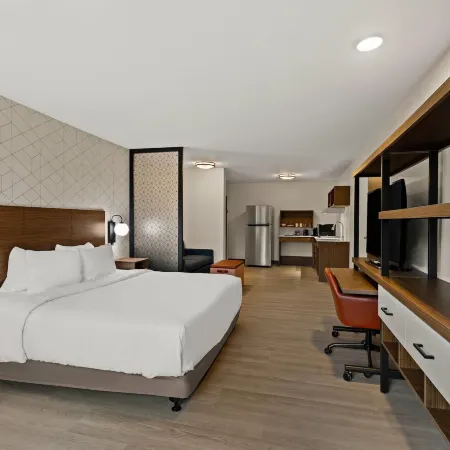 Everhome Suites Georgetown - Austin