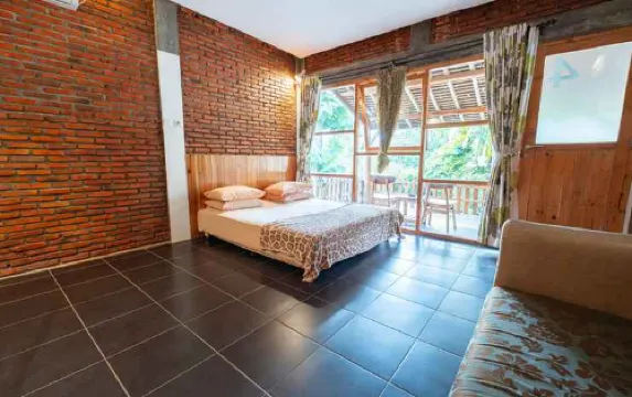 Pondok Cowet Batu Karas