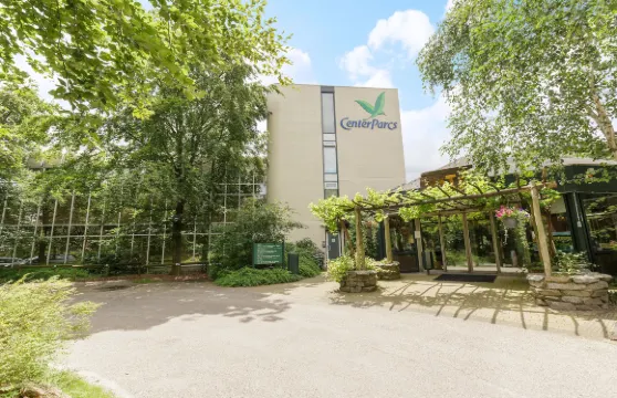 沃賽米林中央公園酒店