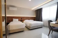 Joyful Hotel By Gnl