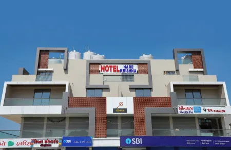 Hotel Hare Krishna Отели рядом с достопримечательностью «Ghogha Beach»
