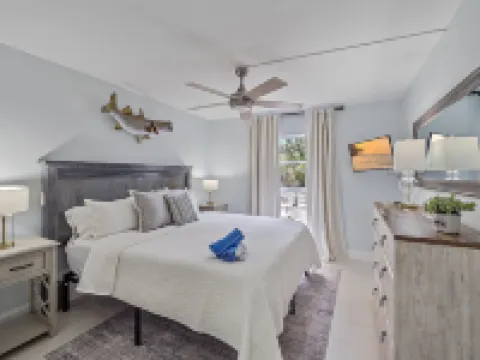 Pura Vida 2 Bedroom Condo by RedAwning Hotels in Longboat Key