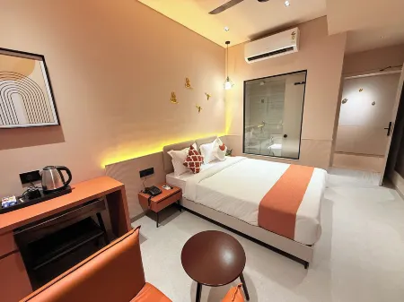 Hotel Fun Regency Motera Ahmadabad Отели рядом с Аэропорт Валлабхаи Патель