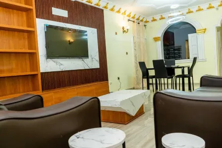 Venetian Villa Отели рядом с достопримечательностью «Down beach»