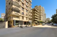 The Bold & Bright 3BDR Apt 15 Min To Airport Hotell i Nasser City