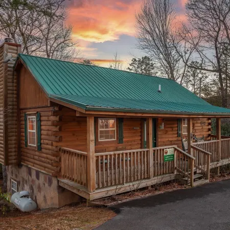 Sleepin' Inn 2 Bedroom Cabin by Redawning