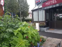 Hôtel Vauban فنادق في Clichy-sous-Bois