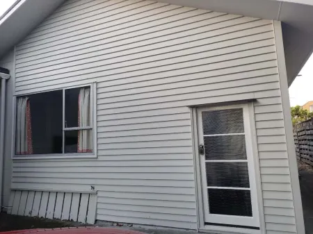 1 Double and 1 sofa bed Studio Отели рядом с достопримечательностью «Стадион Маунт смарт»