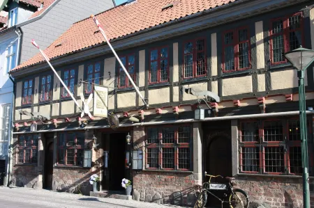 City Hotel Nattergalen Apartments Отели рядом с достопримечательностью «Hans Christian Andersen's Childhood Home»