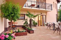 Barackvirág Apartmanház Hotels in Tihany