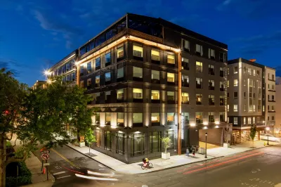 The Blake Hotel Hotels in der Nähe von Albert Arnold Sprague Memorial Hall