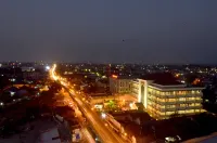 Ascent Premiere Hotel and Convention Hotel dekat Taman Griya Shanta