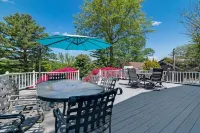 Griffin Lakefront on Lake Wallenpaupack with Private Dock, AC - Sleeps 10