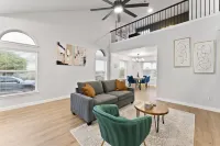 Modern & Homey 3Br Home, Remote Work Friendly, King Beds, Fast WiFi