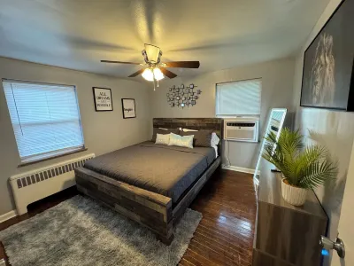 Quiet, safe and serene unit with lots of charm in a great location in Cincinnati Hotels near Winton Woods