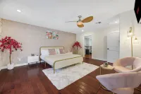 AMAZING VIP VILLA ON ACRE LAND WITH 6 BEDROOMS BIG POOL, OUTDOOR KITCHE ENJOY! Hoteles en 