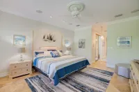 Hobe Sound Private Oasis with  pool on beautiful landscaped 1/2 acre