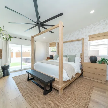 Luxury Pickleball Resort w/Heated Pool,Spa & Firepit, Slps 28 Near Marina