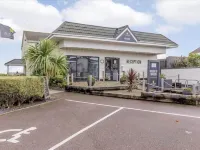 Villa - Sleeps 6 - Pets Ok - Pool - Parking