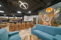 Chors Like a Hotel - Hostel