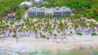 Family Selection at Grand Palladium Kantenah Resort & Spa - All Inclusive Hotels near Cenote Azul