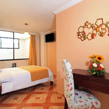 โรงแรม La Rosario โรงแรมใกล้พาลาซิโอเดอโกบิแอร์โน