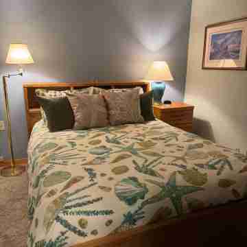 NEW LISTING! Fantasea! Enjoy dramatic crashing waves, fireplace, dog friendly! Rooms