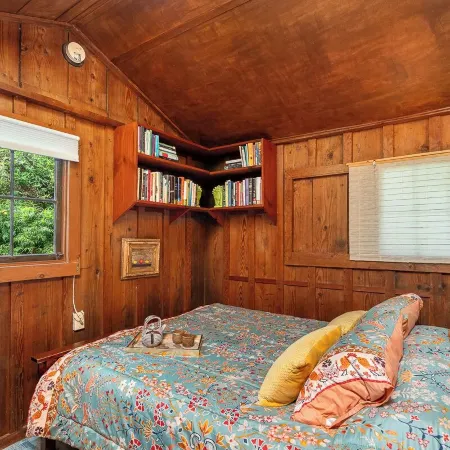 Volcano Artist Cottage