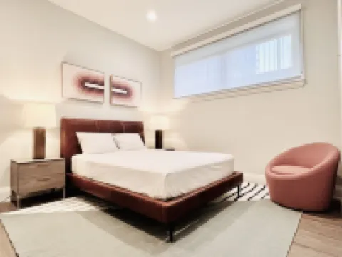 Modern Apartment with Private Rooftop Patio & Free Parking in Downtown Chicago Hotels in 