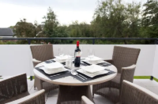 Exclusive 5-star vacation apartment in a top location, with sauna, fireplace & large balcony.