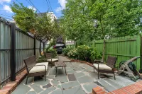 Capitol Hill-SLPS 4-Walk 2 blk Metro/Cafes Hotels in Capitol Hill