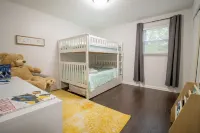 Spacious Family Paradise with Arcade Fun & Firepit