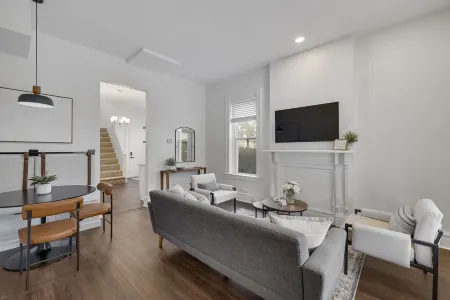 Walking distance to Historic Main Street, St. Charles, MO