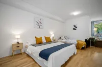A Plush & Comfy Studio Next to Darling Harbour